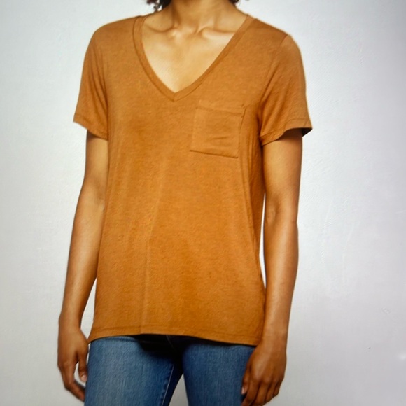 Market & Spruce Hannah V Neck Pocket Knit Tee - Picture 1 of 5